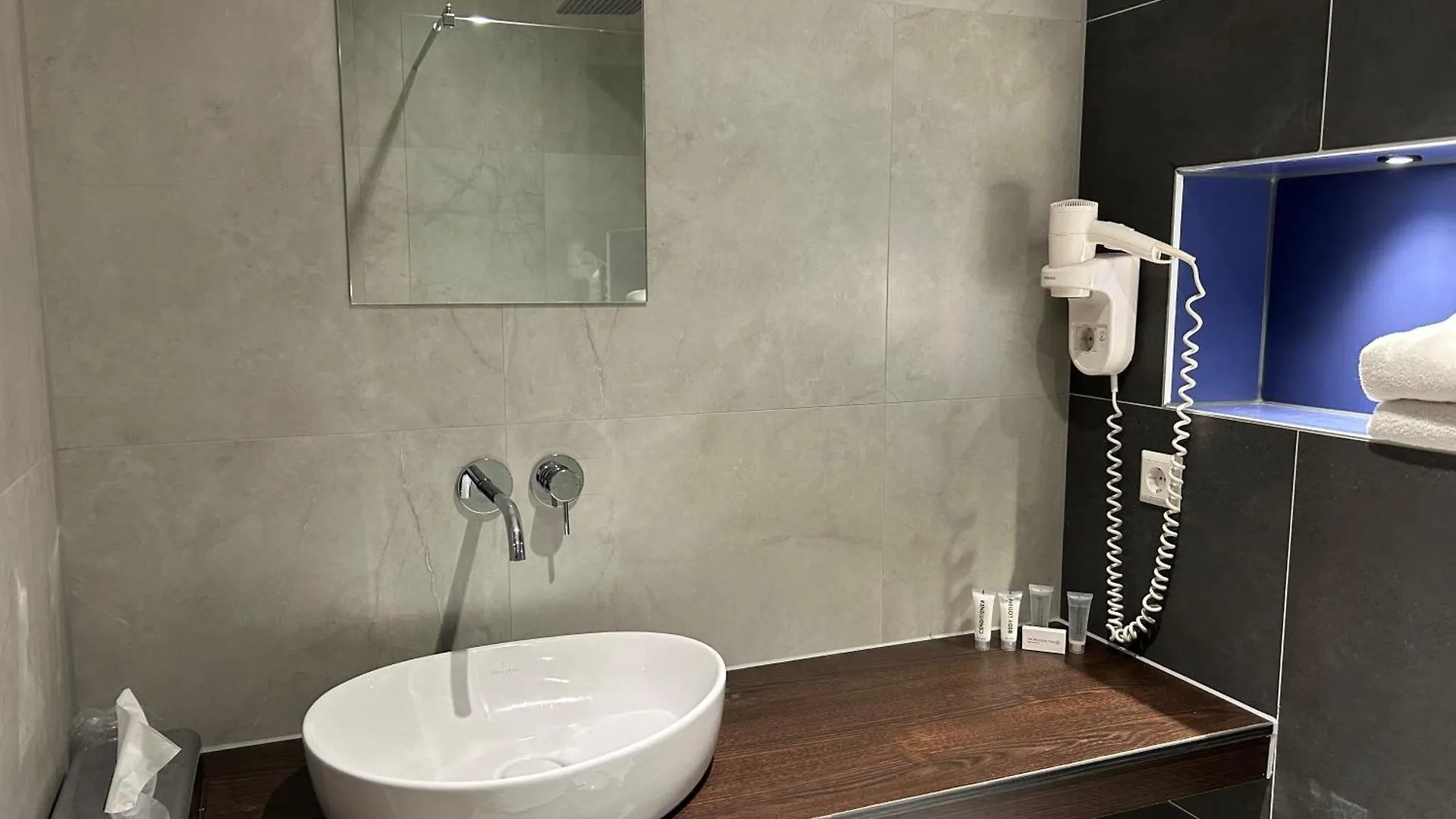 Xo Hotels Blue Square Амстердам 3*,  Нидерланды